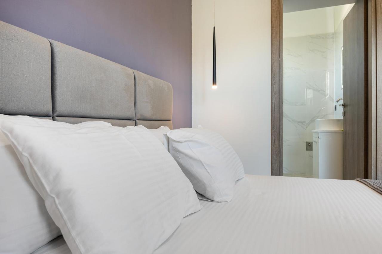 Robin'S Aparthotel Απόλπαινα Εξωτερικό φωτογραφία